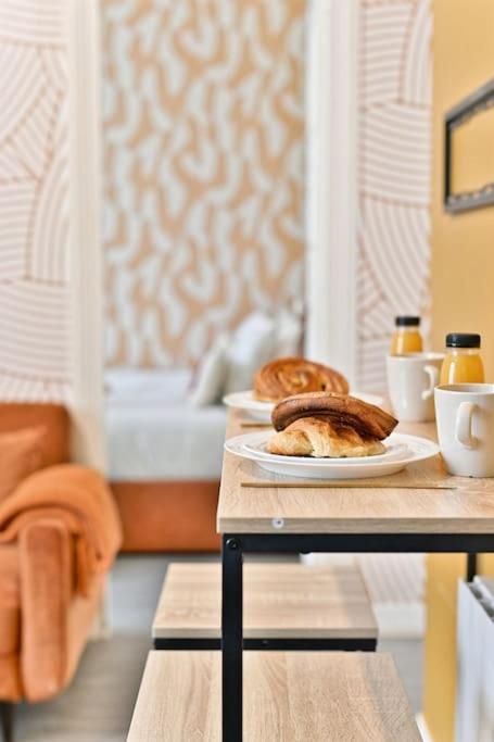 Apartment Rez-de-chaussee Montparnasse -ii